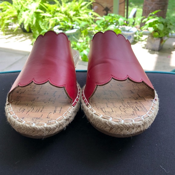 JOURNEE COLLECTION Marjan Red Scalloped Padded Espadrille Slide Sandals 8.5 EUC - Picture 12 of 13